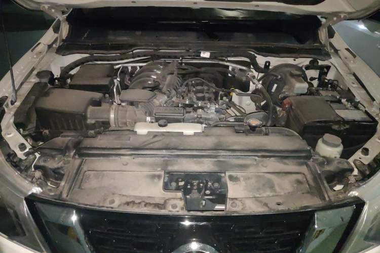 Used Nissan Terra 2018 2.5L Automatic 4x4 Luxury Edition Engine Bay