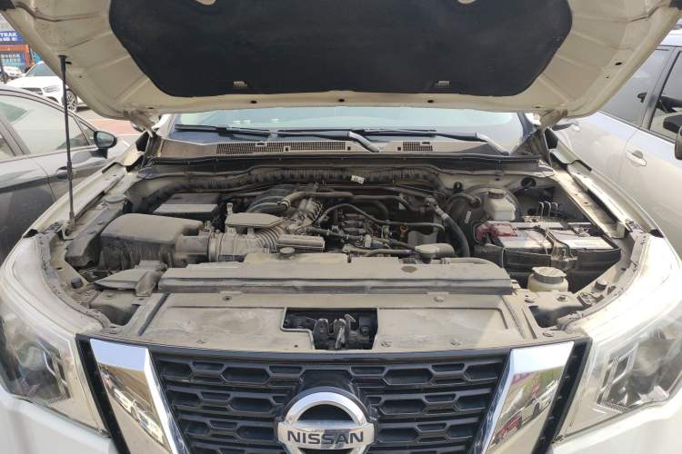 Used Nissan Terra 2018 2.5L Automatic 2WD Luxury Edition Engine Bay
