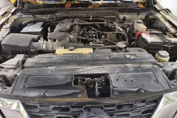 Used Nissan Terra 2018 2.5L Automatic 4x4 Luxury Edition Engine Bay