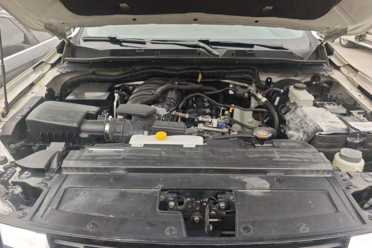 Used Nissan Terra 2018 2.5L Automatic 4x4 Flagship Edition Engine Bay
