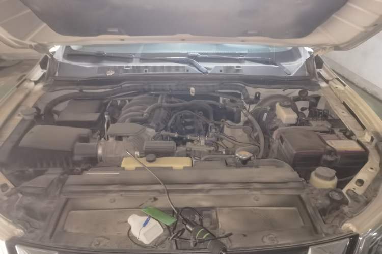 Used Nissan Terra 2018 2.5L Automatic 2WD Luxury Edition Engine Bay