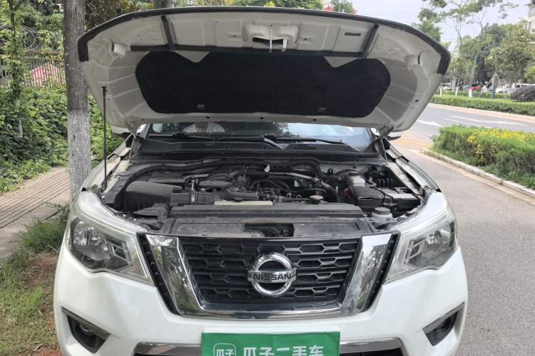 Used Nissan Terra 2018 2.5L Manual Two-Wheel Drive Elite Edition Engine Bay