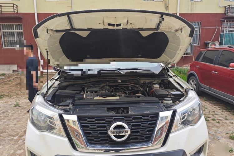 Used Nissan Terra 2018 2.5L Manual Two-Wheel Drive Leading Edition Engine Bay