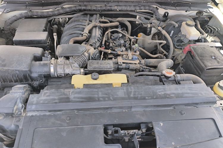 Used Nissan Terra 2018 2.5L Manual Two-Wheel Drive Elite Edition Engine Bay