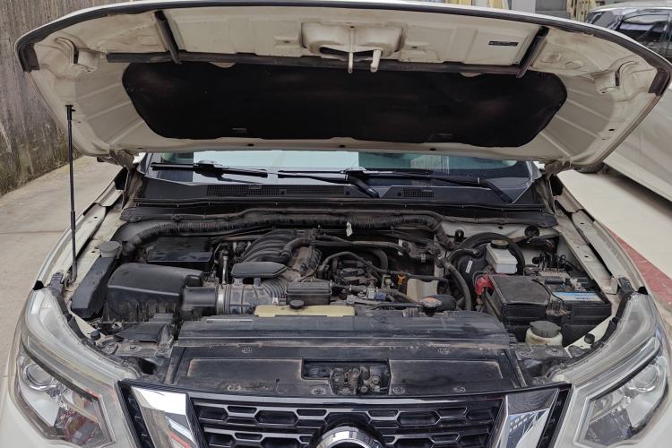 Used Nissan Terra 2018 2.5L Automatic 2WD Smart Enjoyment Version Engine Bay
