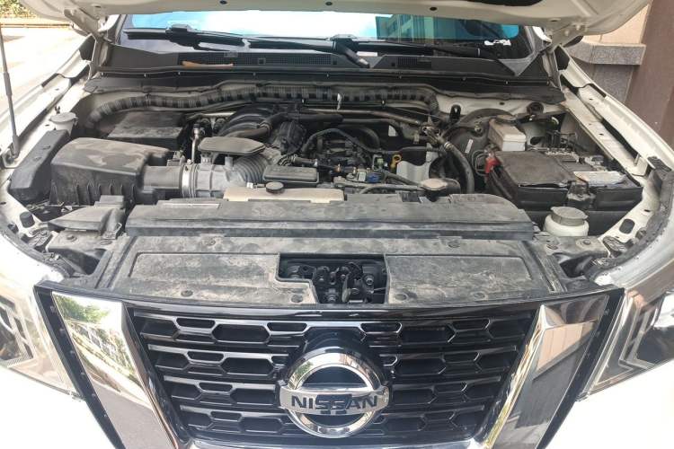 Used Nissan Terra 2018 2.5L Automatic 4x4 Luxury Edition Engine Bay