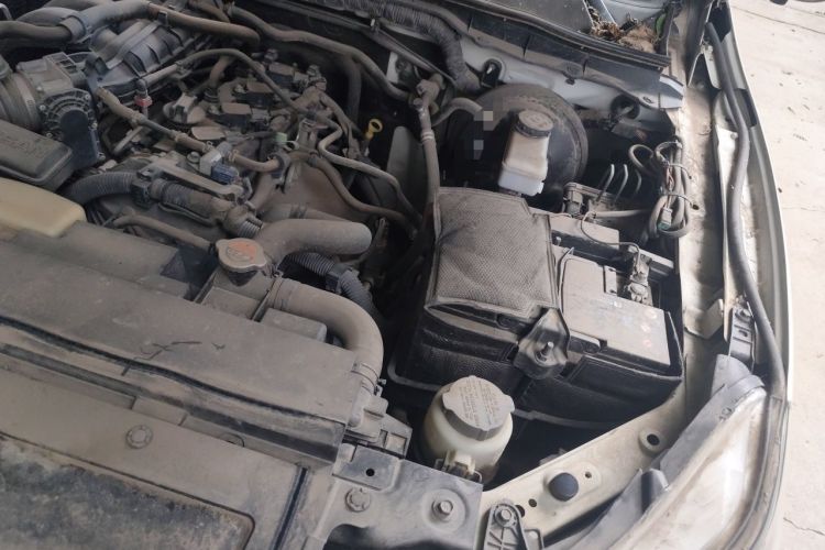 Used Nissan Terra 2018 2.5L Automatic 4x4 Flagship Edition Engine Bay Left