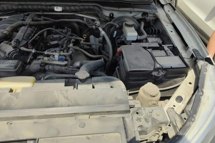 Used Nissan Terra 2018 2.5L Manual Two-Wheel Drive Leading Edition Engine Bay Left