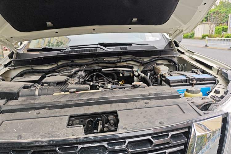 Used Nissan Terra 2018 2.5L Automatic 4x4 Luxury Edition Engine Bay Left