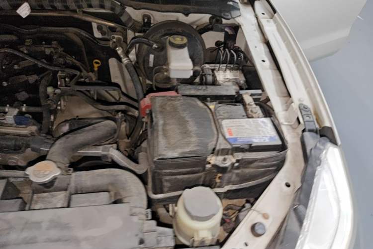 Used Nissan Terra 2018 2.5L Automatic 4x4 Flagship Edition Engine Bay Left