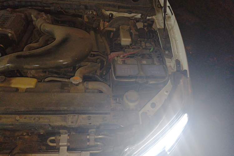 Used Nissan Terra 2018 2.5L Automatic 4x4 Flagship Edition Engine Bay Left