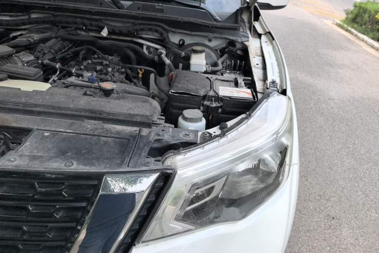 Used Nissan Terra 2018 2.5L Manual Two-Wheel Drive Elite Edition Engine Bay Left