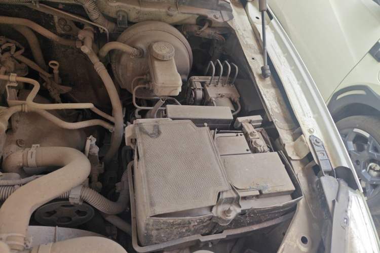 Used Nissan Terra 2018 2.5L Automatic 4x4 Flagship Edition Engine Bay Left