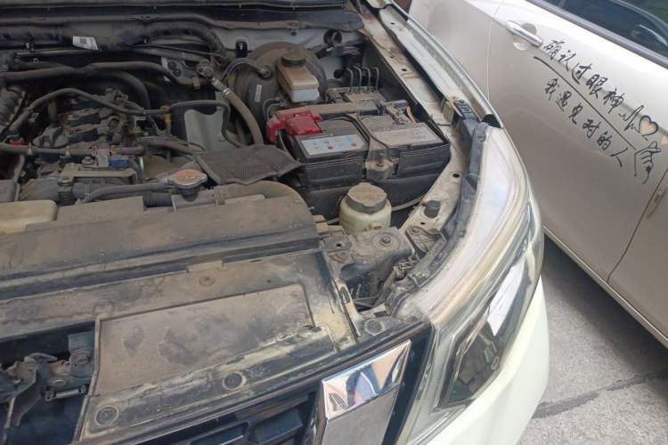 Used Nissan Terra 2018 2.5L Automatic 4x4 Flagship Edition Engine Bay Left