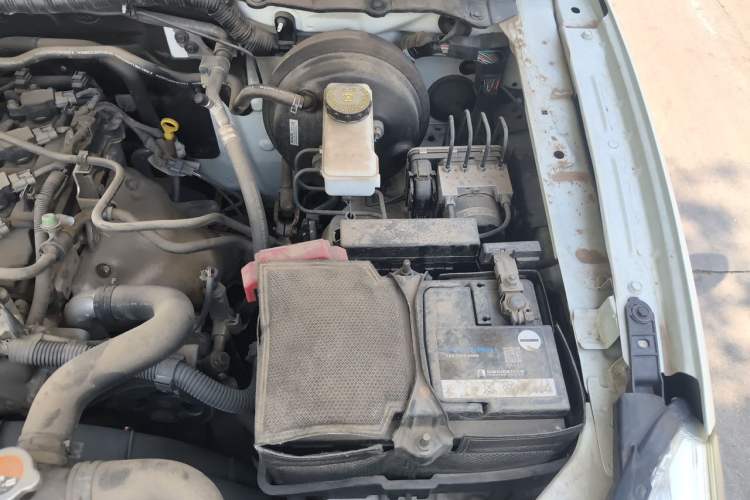 Used Nissan Terra 2018 2.5L Automatic 4x4 Flagship Edition Engine Bay Left