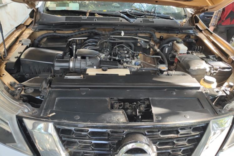 Used Nissan Terra 2018 2.5L Automatic 2WD Luxury Edition Engine Bay