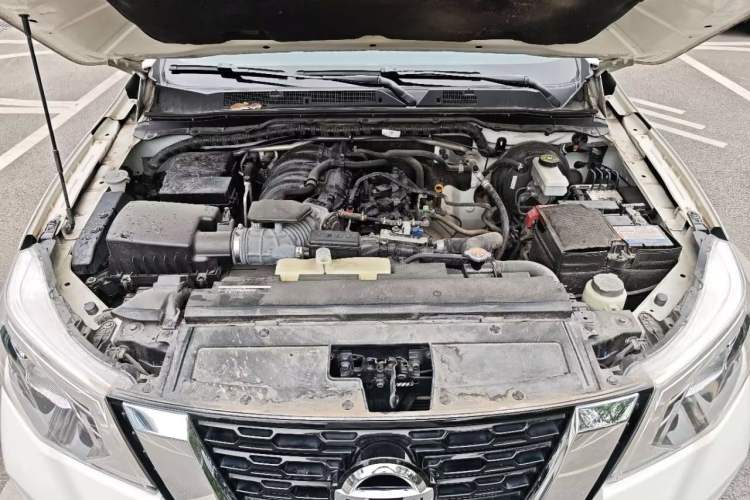 Used Nissan Terra 2018 2.5L Automatic 2WD Luxury Edition Engine Bay