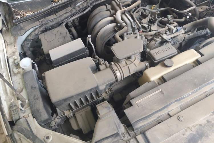 Used Nissan Terra 2018 2.5L Automatic 4x4 Flagship Edition Engine Bay Right