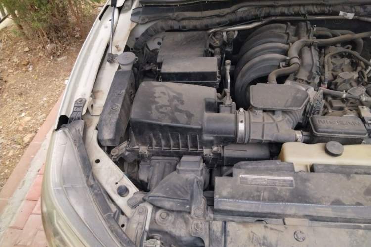 Used Nissan Terra 2018 2.5L Automatic 4x4 Luxury Edition Engine Bay Right