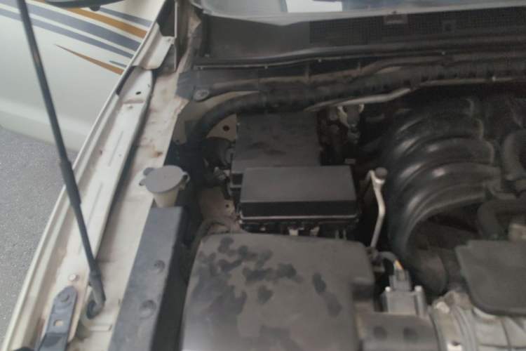 Used Nissan Terra 2018 2.5L Automatic 2WD Luxury Edition Engine Bay Right