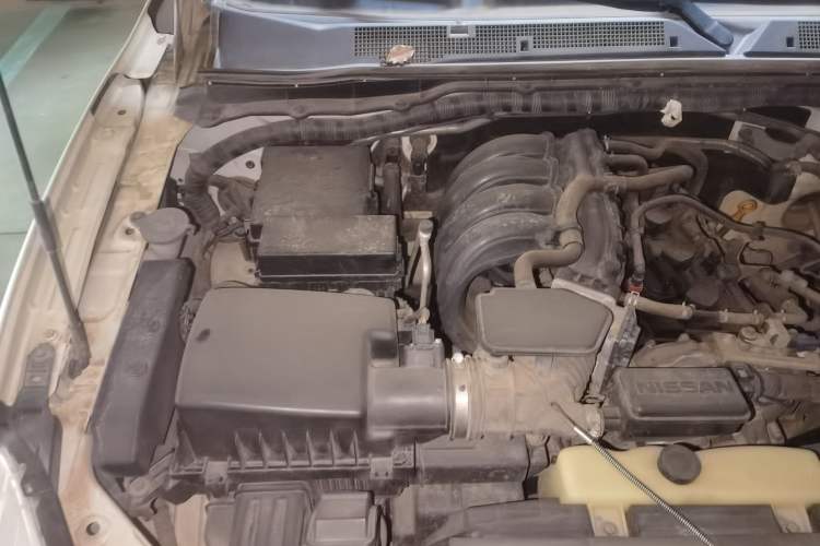 Used Nissan Terra 2018 2.5L Automatic 2WD Luxury Edition Engine Bay Right