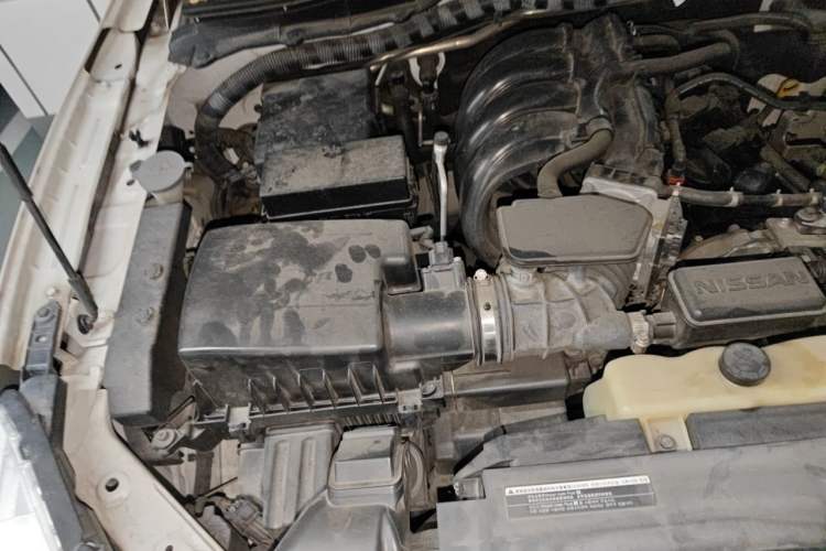 Used Nissan Terra 2018 2.5L Automatic 4x4 Flagship Edition Engine Bay Right