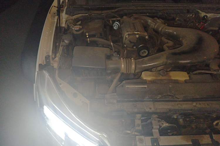 Used Nissan Terra 2018 2.5L Automatic 4x4 Flagship Edition Engine Bay Right