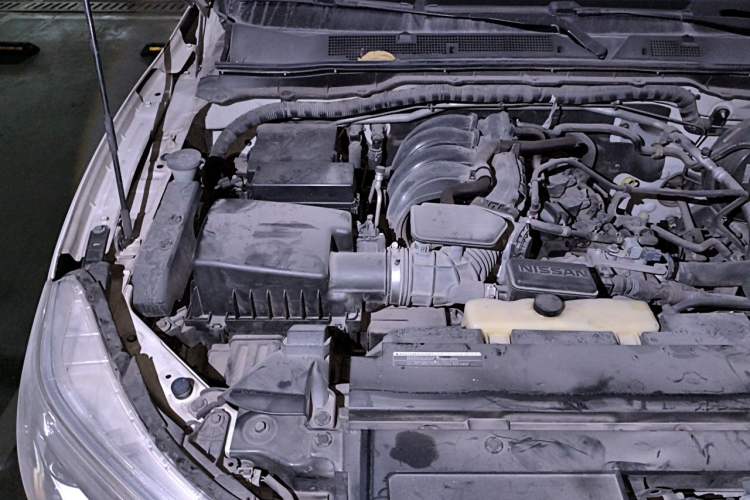 Used Nissan Terra 2018 2.5L Automatic 4x4 Flagship Edition Engine Bay Right