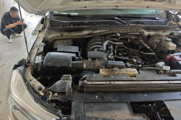 Used Nissan Terra 2018 2.5L Automatic 4x4 Flagship Edition Engine Bay Right