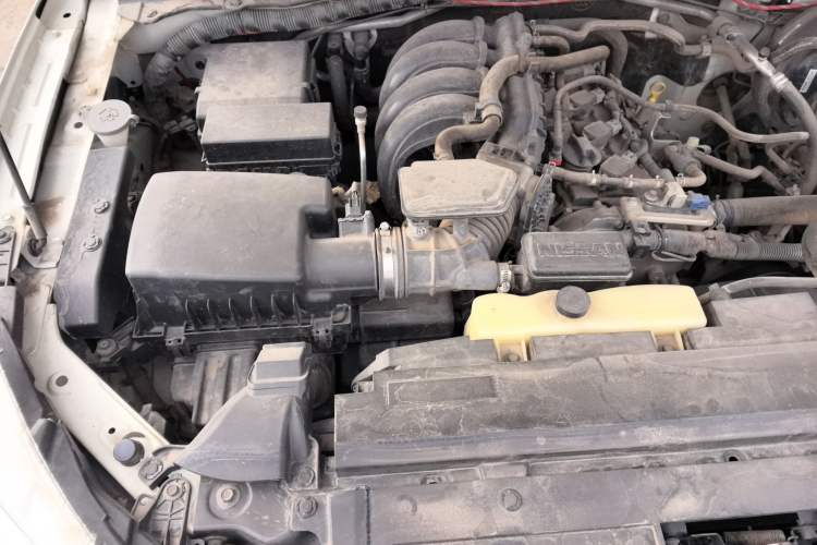 Used Nissan Terra 2018 2.5L Automatic 4x4 Flagship Edition Engine Bay Right