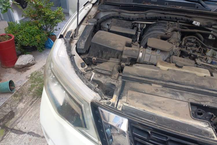 Used Nissan Terra 2018 2.5L Automatic 4x4 Flagship Edition Engine Bay Right