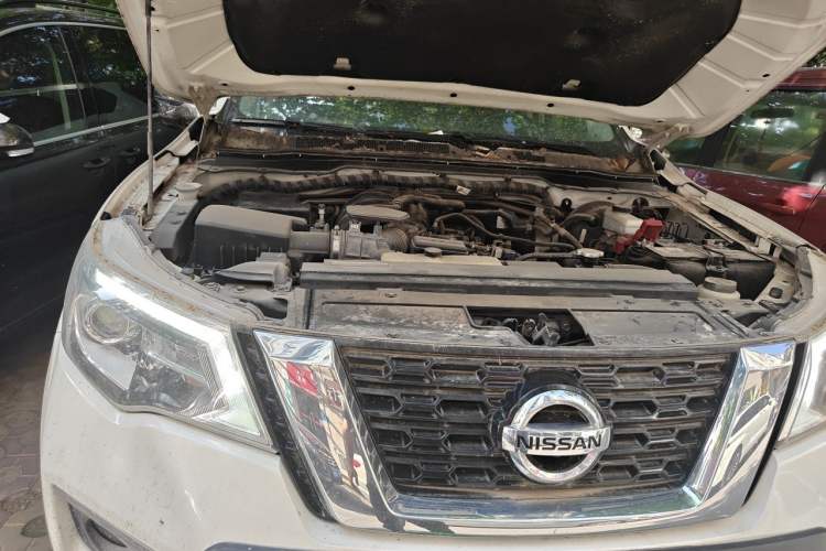 Used Nissan Terra 2018 2.5L Automatic 4x4 Flagship Edition Engine Bay Right