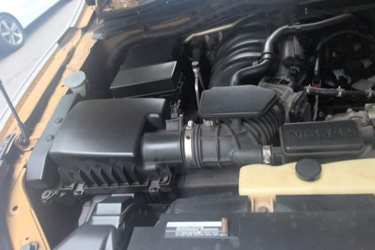 Used Nissan Terra 2018 2.5L Automatic 2WD Luxury Edition Engine Bay Right