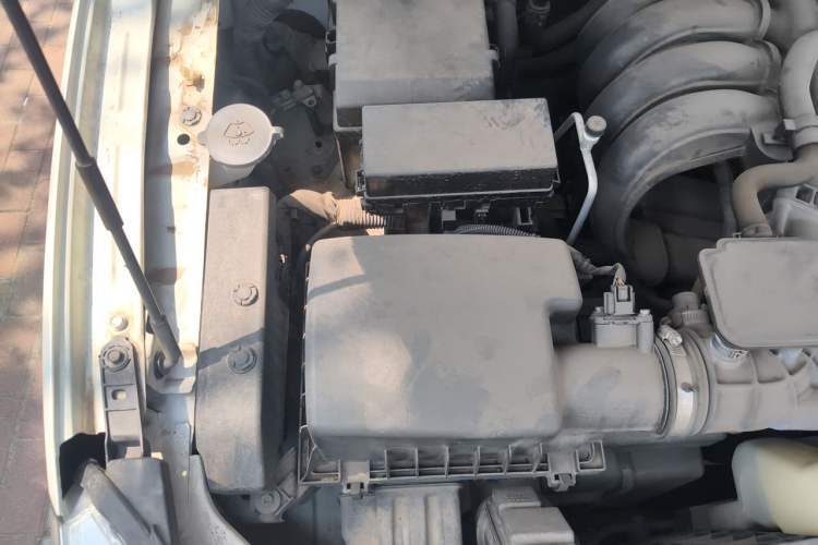 Used Nissan Terra 2018 2.5L Automatic 4x4 Flagship Edition Engine Bay Right