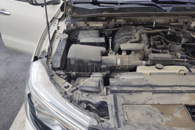 Used Nissan Terra 2018 2.5L Automatic 4x4 Luxury Edition Engine Bay Right