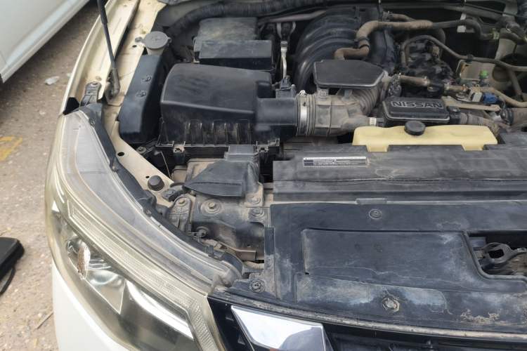Used Nissan Terra 2018 2.5L Automatic 2WD Luxury Edition Engine Bay Right