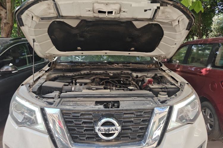 Used Nissan Terra 2018 2.5L Automatic 4x4 Flagship Edition Engine Bay