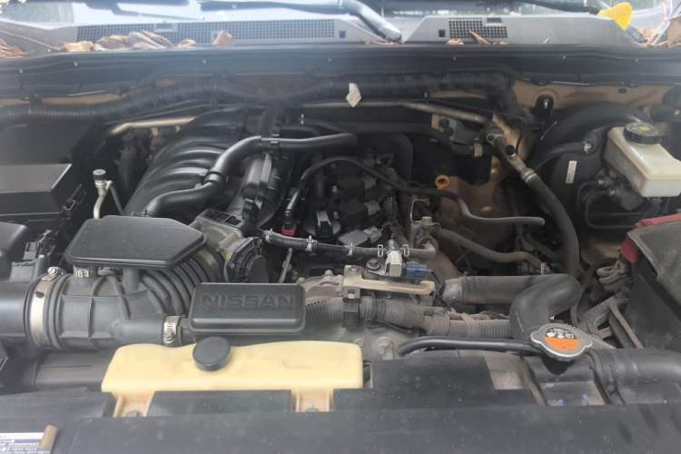 Used Nissan Terra 2018 2.5L Automatic 2WD Luxury Edition Engine Bay