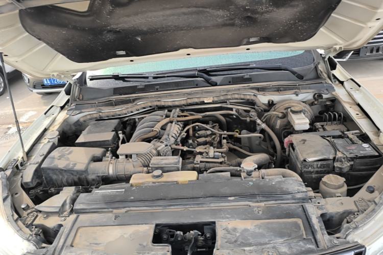 Used Nissan Terra 2018 2.5L Automatic 4x4 Flagship Edition Engine Bay