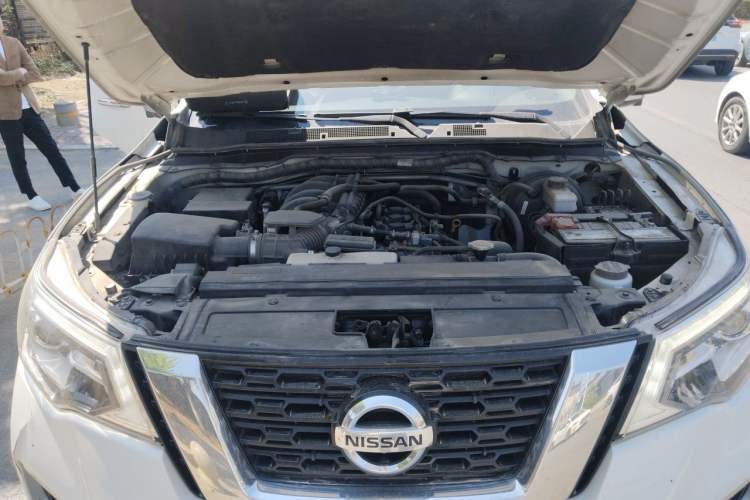 Used Nissan Terra 2018 2.5L Automatic 4x4 Flagship Edition Engine Bay