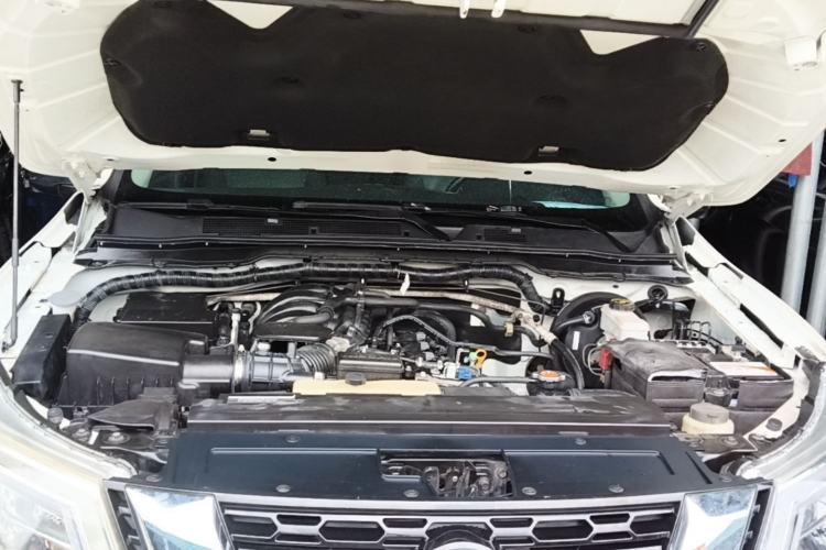 Used Nissan Terra 2018 2.5L Automatic 4x4 Flagship Edition Engine Bay