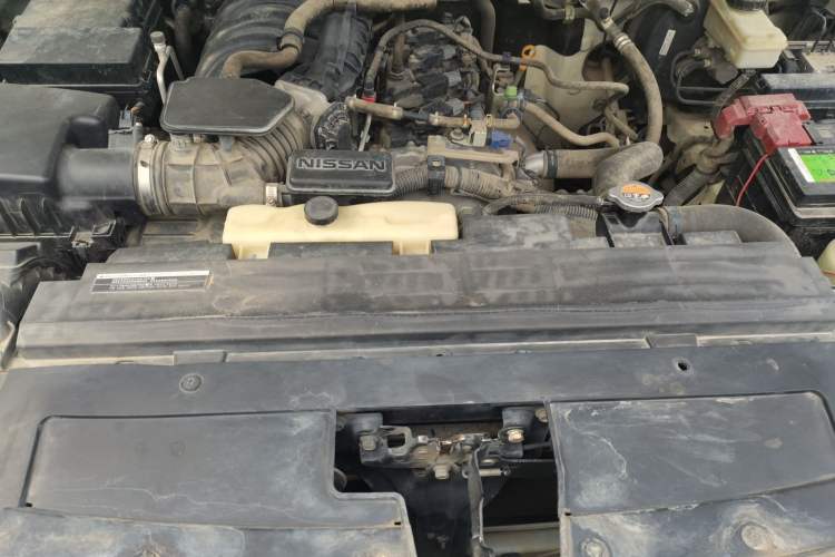 Used Nissan Terra 2018 2.5L Automatic 2WD Luxury Edition Engine Bay