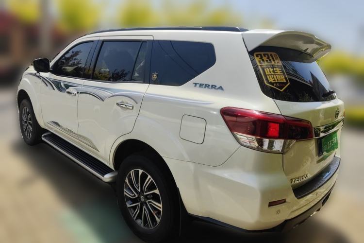 Used Nissan Terra 2018 2.5L Manual Two-Wheel Drive Leading Edition Exterior 2