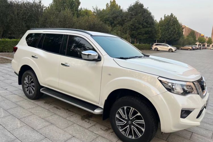 Used Nissan Terra 2018 2.5L Automatic 2WD Luxury Edition Exterior 2