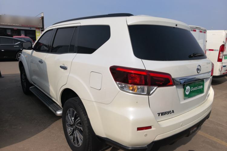 Used Nissan Terra 2018 2.5L Automatic 2WD Luxury Edition Exterior 2