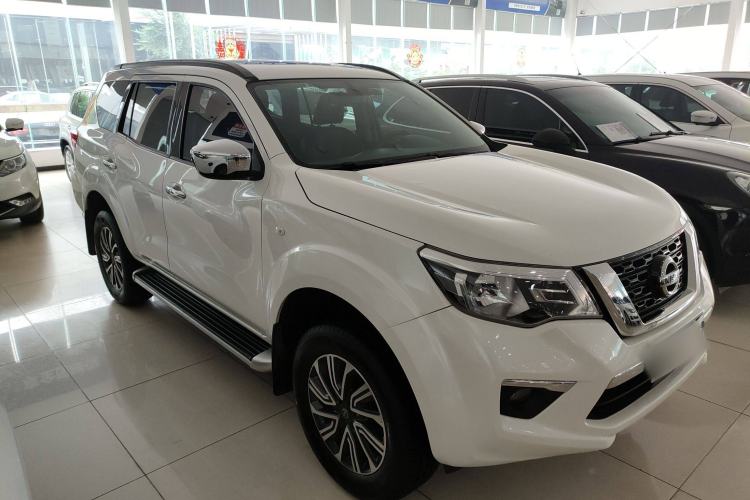 Used Nissan Terra 2018 2.5L Automatic 4x4 Luxury Edition Exterior 2