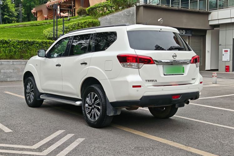 Used Nissan Terra 2018 2.5L Automatic 2WD Luxury Edition Exterior 3