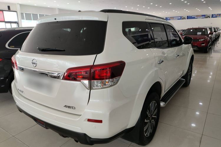 Used Nissan Terra 2018 2.5L Automatic 4x4 Luxury Edition Exterior 3