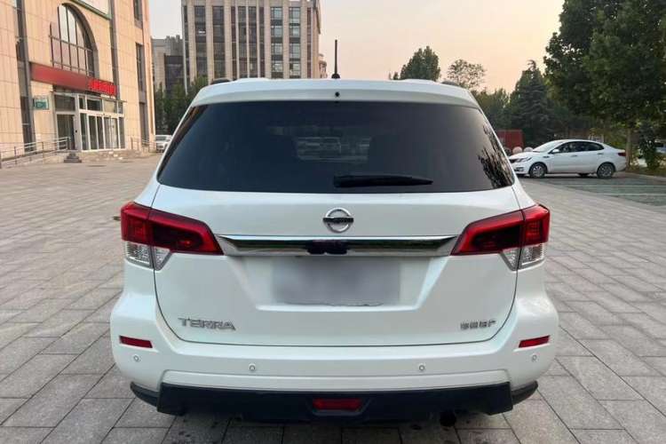 Used Nissan Terra 2018 2.5L Automatic 2WD Luxury Edition Exterior 4