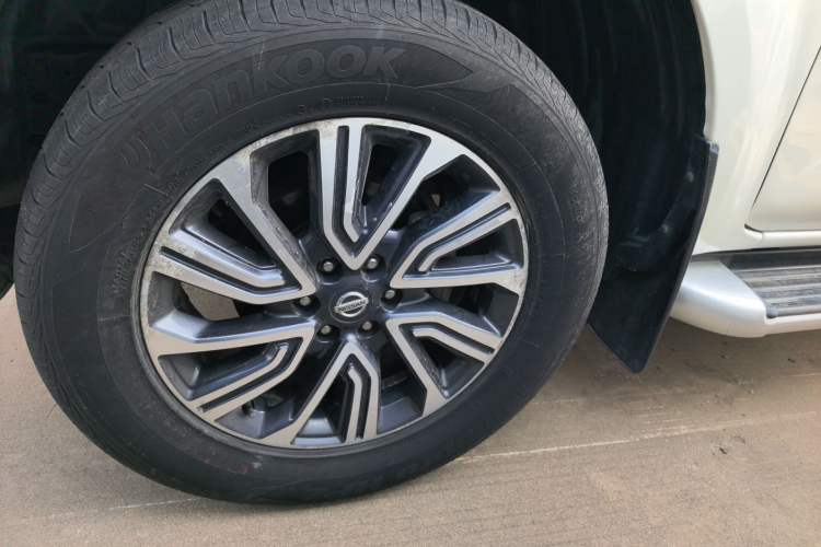 Used Nissan Terra 2018 2.5L Automatic 2WD Luxury Edition Exterior 4